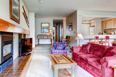 Photo 2 - Spacious 2Br Condo in Sleeps up to 6.
