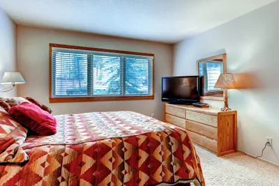 Photo 3 - Spacious 2Br Condo in Sleeps up to 6.
