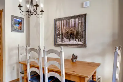 Photo 3 - Sleeps 4~Walk to the Slopes~No cleaning Fees