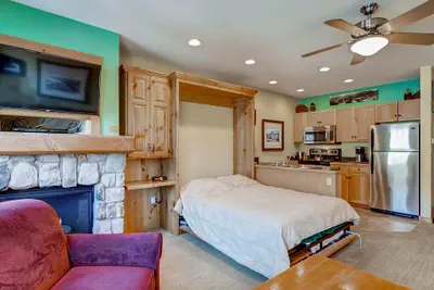 Photo 5 - Sleeps 4~Walk to the Slopes~No cleaning Fees