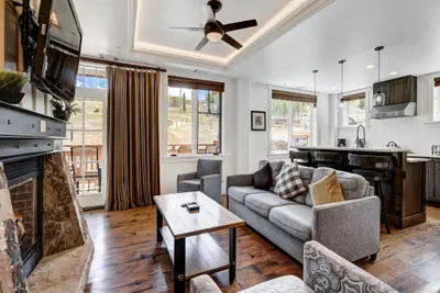 Photo 4 - Spacious 4 Bedroom Condo Steps from Winter Activities