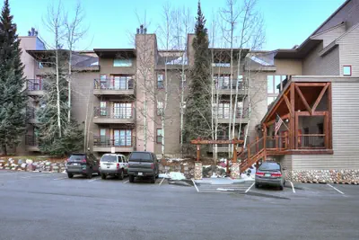 Photo 4 - 204 Snowdance Manor