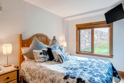 Photo 3 - 1Br Value Condo~Walk to the slopes~Great views