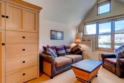 Photo 4 - Studio condo w/full kitchen Walk to the slopes Kids Ski Free