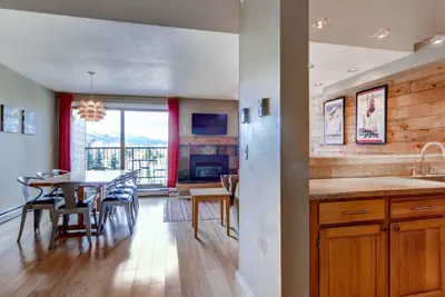 Photo 2 - Renovated, spacious, beautiful! Stay here & kids ski free!