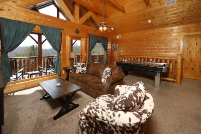 Photo 2 - Spacious Mountain Lodge with Deluxe Amenities