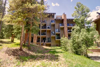 Photo 2 - Amazing Ski-In Ski-Out Condo, Pet Friendly - Very Spacious - CM236