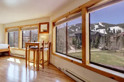 Photo 5 - Pet-friendly Very Spacious Condo - BE108
