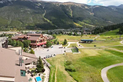 Photo 3 - Amazing Ski in-out Condo With Mountain Views - FP114