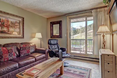 Photo 5 - Amazing Ski in-out Condo With Mountain Views - FP114