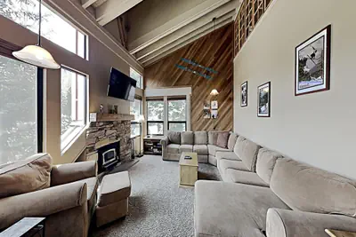 Photo 2 - Remodeled 4 Bedroom Condo Perfect For Families & Couples | Easy Access to Ski Adventure! (Unit 611 at 1849)