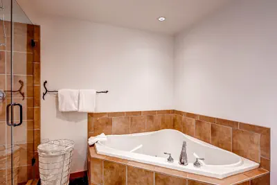 Photo 4 - Luxury 4Bdr Ski In-Out Condo-Premium Amenities