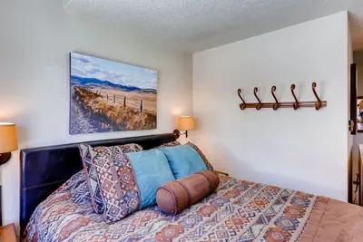 Photo 4 - Price Conscious Studio Condo ~ Lenawee 1747 ~ Kids Ski Free!