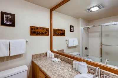 Photo 5 - Price Conscious Studio Condo ~ Lenawee 1747 ~ Kids Ski Free!
