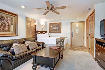Photo 3 - Ski-in/Ski-out Studio w/Snowy Alpine Views - Walk to Main St