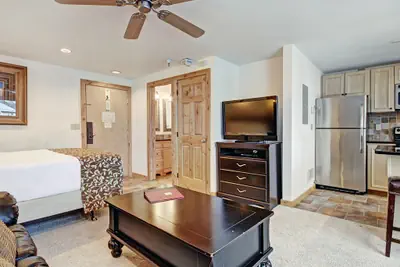 Photo 4 - Ski-in/Ski-out Studio w/Snowy Alpine Views - Walk to Main St