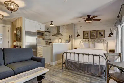 Photo 4 - Downtown Studio With Modern Design in Walk to Snowy Trails