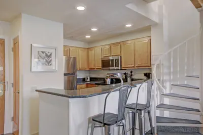 Photo 5 - Perfectly Located 1Br With loft- Close to Lifts & Downtown