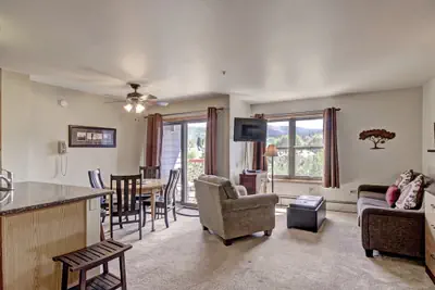 Photo 2 - Bright Scenic Studio Walk to Ski and Apres-Ski - Sleeps 4