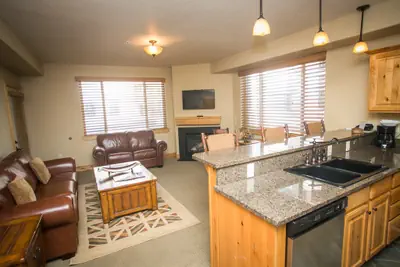 Photo 3 - Silverado Lodge with Easy Pool Access Save 20% on 7+ Nights!