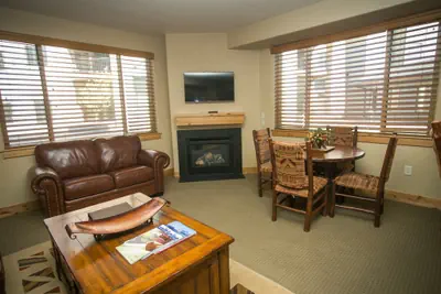 Photo 2 - Silverado Lodge with Easy Pool Access Save 20% on 7+ Nights!