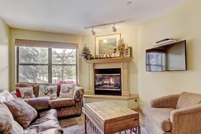 Photo 3 - Wake up to Winter Wonderland 1Br 1Ba-Downtown Breck Sleeps 4
