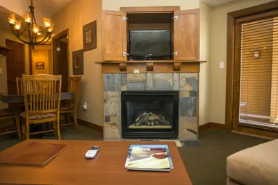 Photo 4 - Sundial Lodge Condo Steps from Red Pine Gondola Save 20% on 7+ Nights!