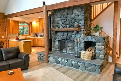 Photo 5 - 07MF - Lake Front - Hot Tub - BBQ - Sleeps 8