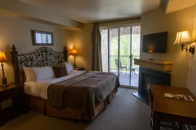 Photo 4 - Enormous Condo with Stunning Mountain Views Save 20% on 7+ Nights!
