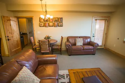 Photo 5 - Stay in Comfort while Enjoying Valley Views Save 20% on 7+ Nights!