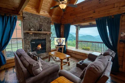 Photo 5 - Graceful Awestruck Perfect Mountain Views with Pool Access