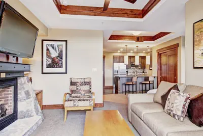 Photo 4 - Luxury Studio Condo Steps from Winter Activities, Sleeps 4