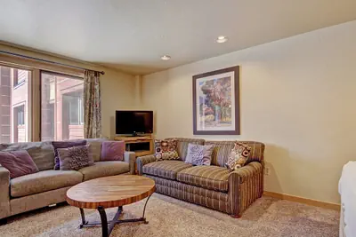 Photo 2 - Stay Slopeside at Peak 9, Cozy Studio Steps to Apres& Dining