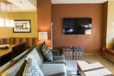 Photo 4 - Grand Summit Mountainside Next to Red Pine Gondola Save 20% on 7+ Nights!