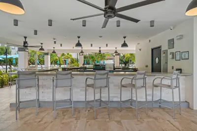Photo 2 - Tropical Dreams Townhome At Vista Cay Close to all attractions