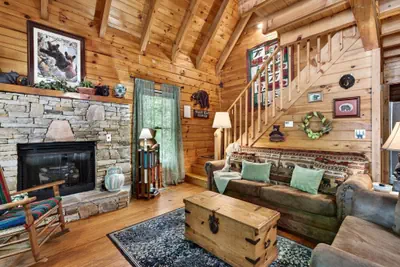 Photo 2 - Bearfoot Landing - Rustic 2 Bedroom Cabin with Hot Tub