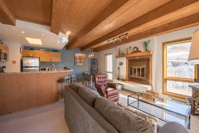 Photo 5 - 2BR Condo with Gorgeous Remodeled Kitchen