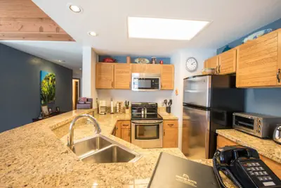 Photo 4 - 2BR Condo with Gorgeous Remodeled Kitchen