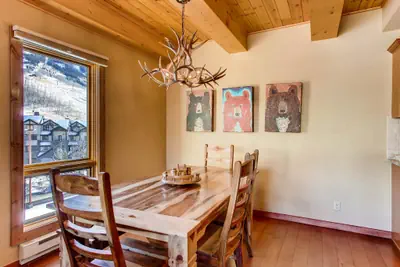 Photo 2 - Recently Remodeled 2 Br Condo at the Plaza