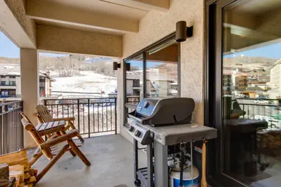 Photo 3 - Recently Remodeled 2 Br Condo at the Plaza