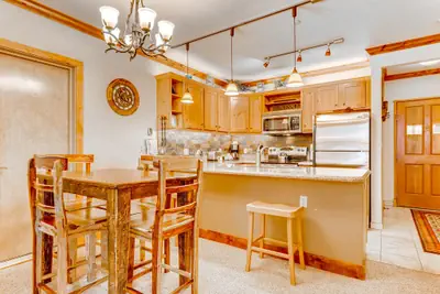 Photo 4 - Updated 1Br Premier Condo at Black Bear Lodge- Kids Ski Free