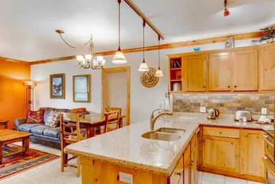 Photo 2 - Updated 1Br Premier Condo at Black Bear Lodge- Kids Ski Free
