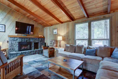 Photo 2 - 7 Approach Classic Home with Private Hot Tub and BBQ on the Deck