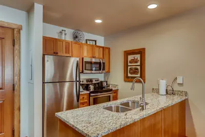 Photo 4 - Premier Red Hawk Lodge 2 Br~Walk to Slopes