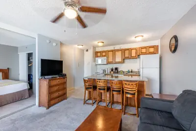 Photo 5 - Waikiki Banyan High Level Condo with Ocean Views from the Private Lanai