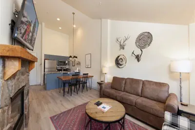 Photo 5 - Kids Ski Free – Steps to the Gondola, Updated Mountain View Condo
