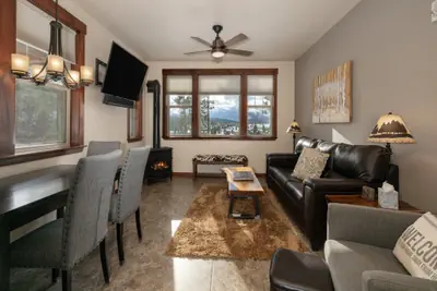 Photo 3 - Cozens Pointe E-102