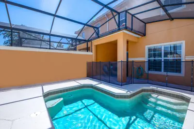 Photo 4 - 4 bedroom townhouse with a private pool!