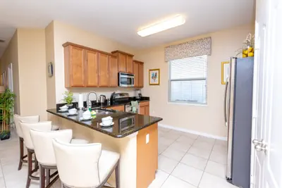 Photo 4 - 5 bedroom home with hot tub!