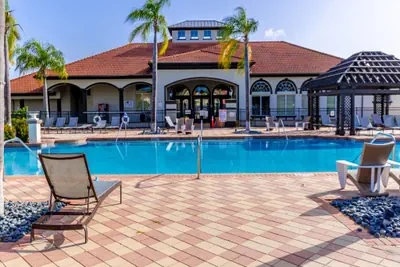 Photo 4 - 4 bedroom townhouse with a private pool!